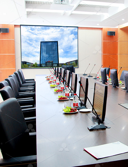 2012年初，以長興縣副縣長為首的考察小組，一行20多人赴黎明重工進(jìn)行實(shí)地考察，磨機(jī)銷售部集運(yùn)營、研發(fā)、企業(yè)文化傳播部等多方力量，成功完成此次接待，并針對碳酸鈣、方解石等物料特性，提供增加產(chǎn)量、降低能耗的解決方案，凸顯專業(yè)素質(zhì)和雄厚實(shí)力。