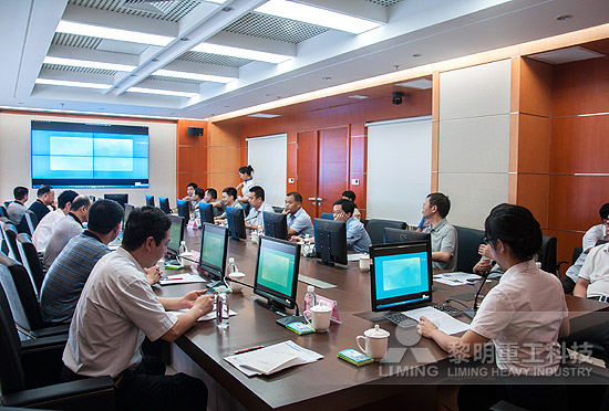 黎明重工科技-勇?lián)厝危χ性?jīng)濟(jì)發(fā)展